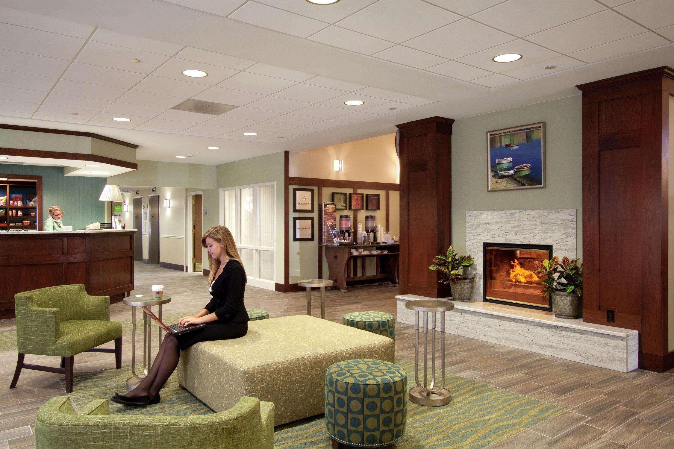 Hampton Inn & Suites Providence-Warwick Airport Dış mekan fotoğraf